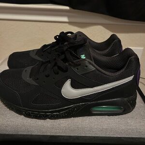 Nike Black and White Sneakers with Green Accent